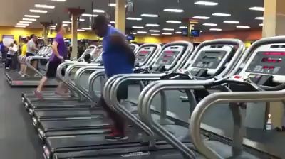 Dance on a treadmill/Танец на беговой дорожке