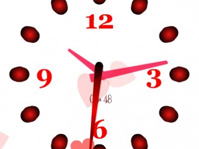 Часы с красными сердечками