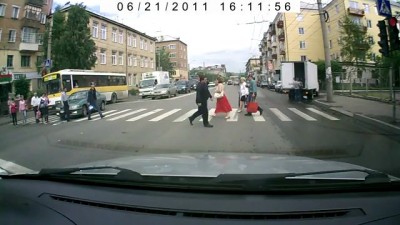 Пешеход против авто