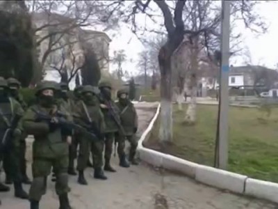 Украинские офицеры не допустили вывоз оружия с учебного отряда ВМС Украины (Севастополь)
