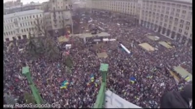 Потрясающее видео "Марша миллиона" на Майдане с высоты главной елки