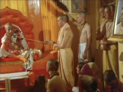 Повторять имя - непосредственно общаться с Кришной