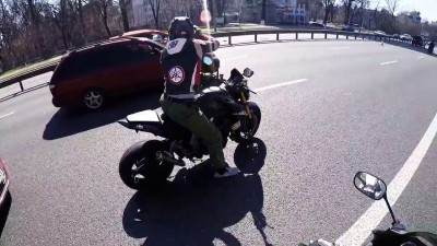 Спасение собаки мотоциклистами и автомобилистами