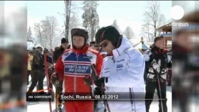 Путин, Медведев и Берлускони катаются на лыжах в Сочи