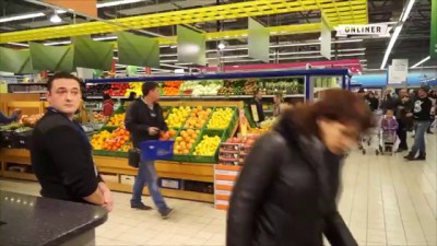 Флешмоб в магазине Минска: покупатели и охранники запели оперу.