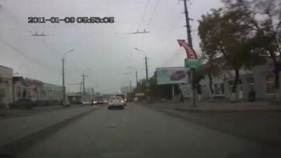 Водитель спас бабку на пешеходном переходе