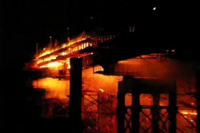 Пожар на мосту.