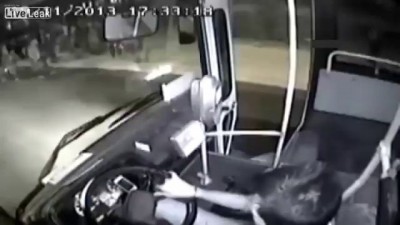 Турецкий водитель автобуса взбесился