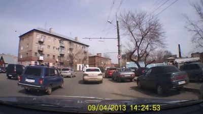 Четвероногое пересекает ул.М.Горького