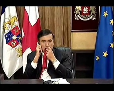 Зачем Саакашвили ест галстуки?