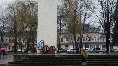 У Стрию демонтували пам'ятник радянському солдату (1/2)