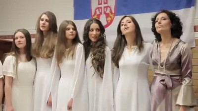 Сербские девушки душевно и искренне поют о России