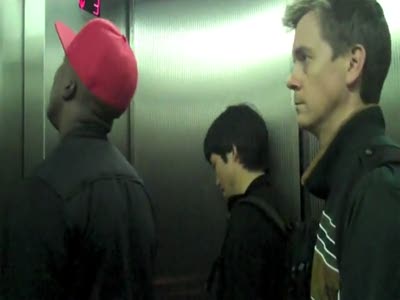 Пук в лифте