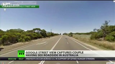Google Street View заснял пару занимающуюся сексом на капоте