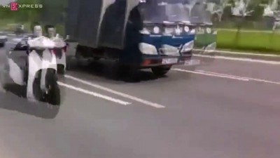 Вьетнамские байкеры чудят на дороге
