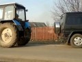 Кто сильней? Mercedes vs traktor!!!