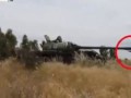 Попадание снаряда в башню танка
