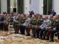 Лукашенко выступает перед офицерами 1