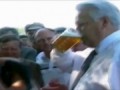 Пьяный Ельцин танцует и поет