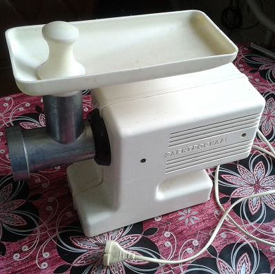 .электромясорубка