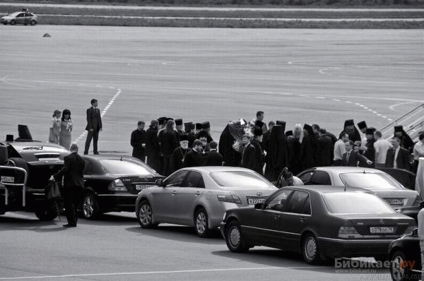Priest_cars_02