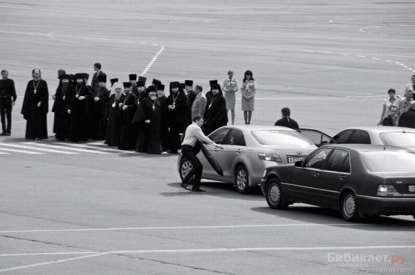 Priest_cars_16