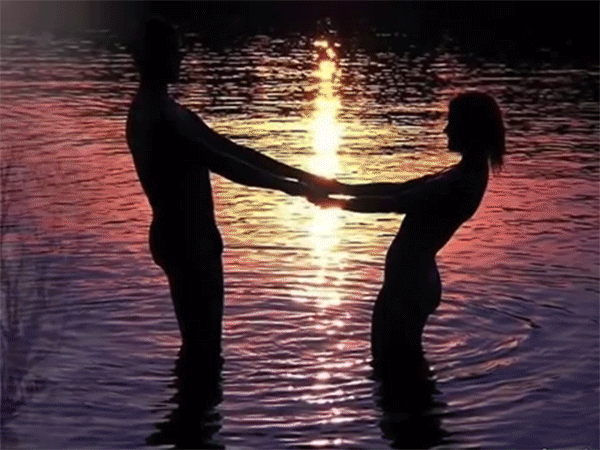 Пара под дождем