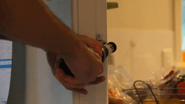 opening_a_beer_12