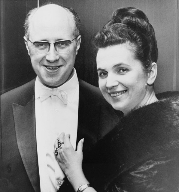 800px-Mstislav_Rostropovich_and_Galina_Vishnevskaya_NYWTS_cropped