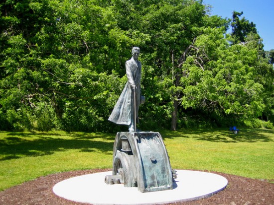 Памятник Николе Тесла