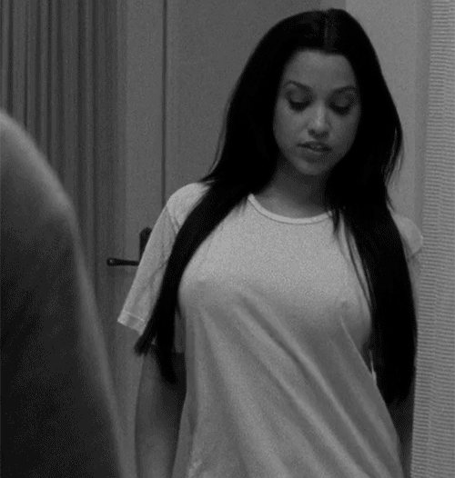 Грудью вперёд