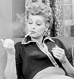 900x900px-LL-de8f9305_lucille-relaxing-gif-1
