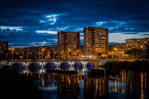 0_17efb9_2d7d7b3c_orig