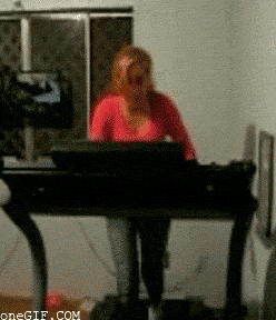 girls_fail_miserably_in_these_hilarious_gifs_32