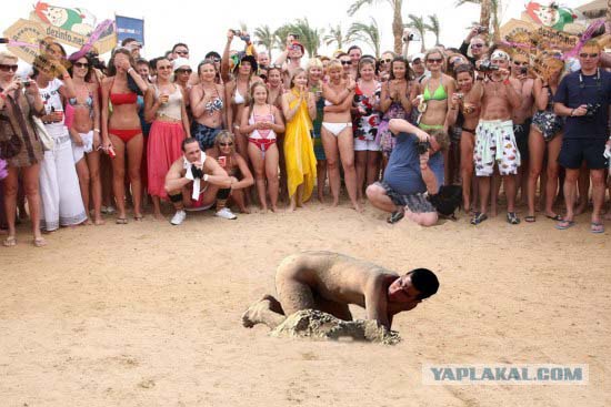 Толпа на пляже1