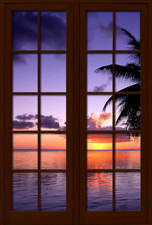 с морем окно