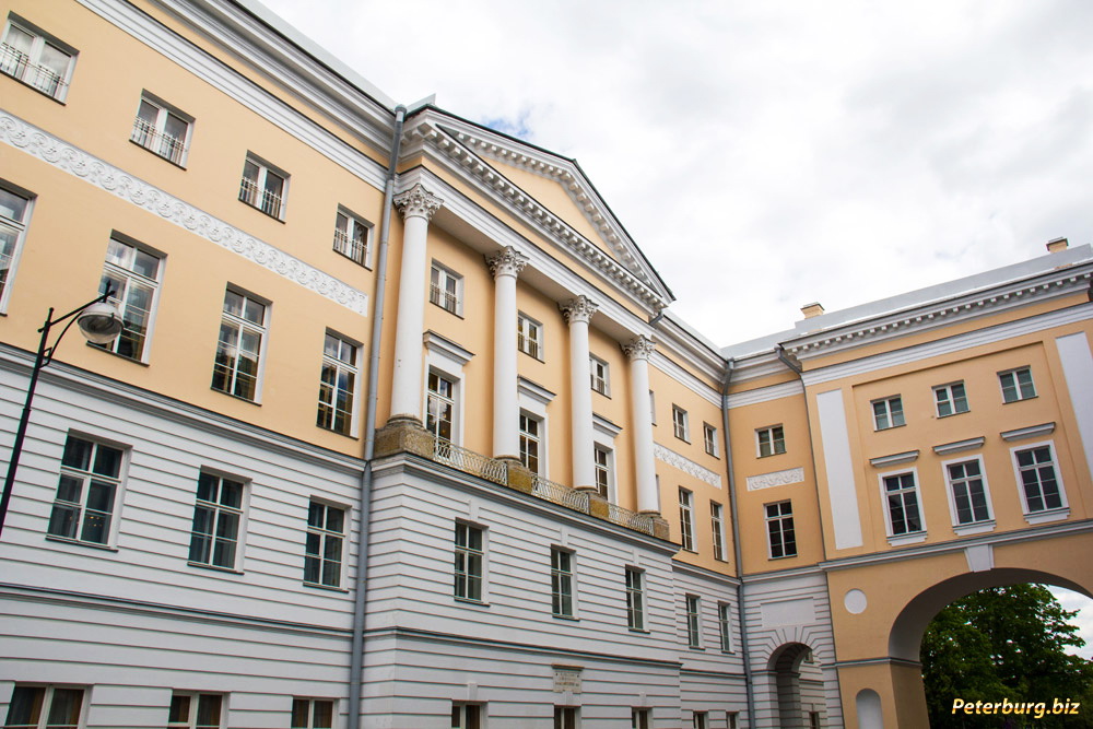 Лицеи санкт петербурга. Лицей Пушкина в Санкт-Петербурге. Царскосельский лицей. Царскосельский лицей СПБ. Царскосельский лицей Пушкин.