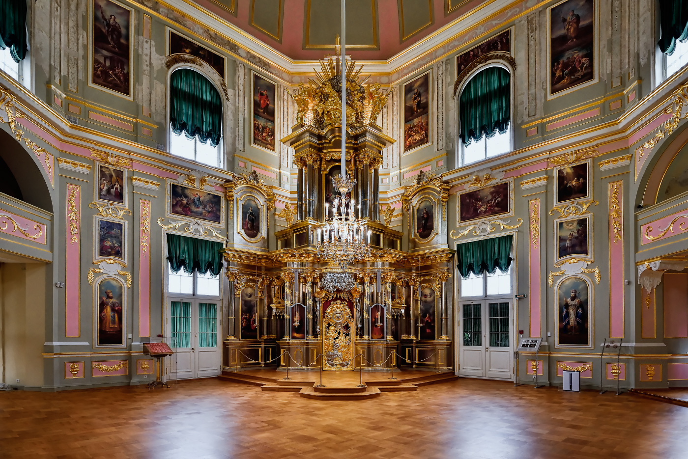 1672880985_pro-dachnikov-com-p-dvorets-menshikova-v-oranienbaume-foto-54