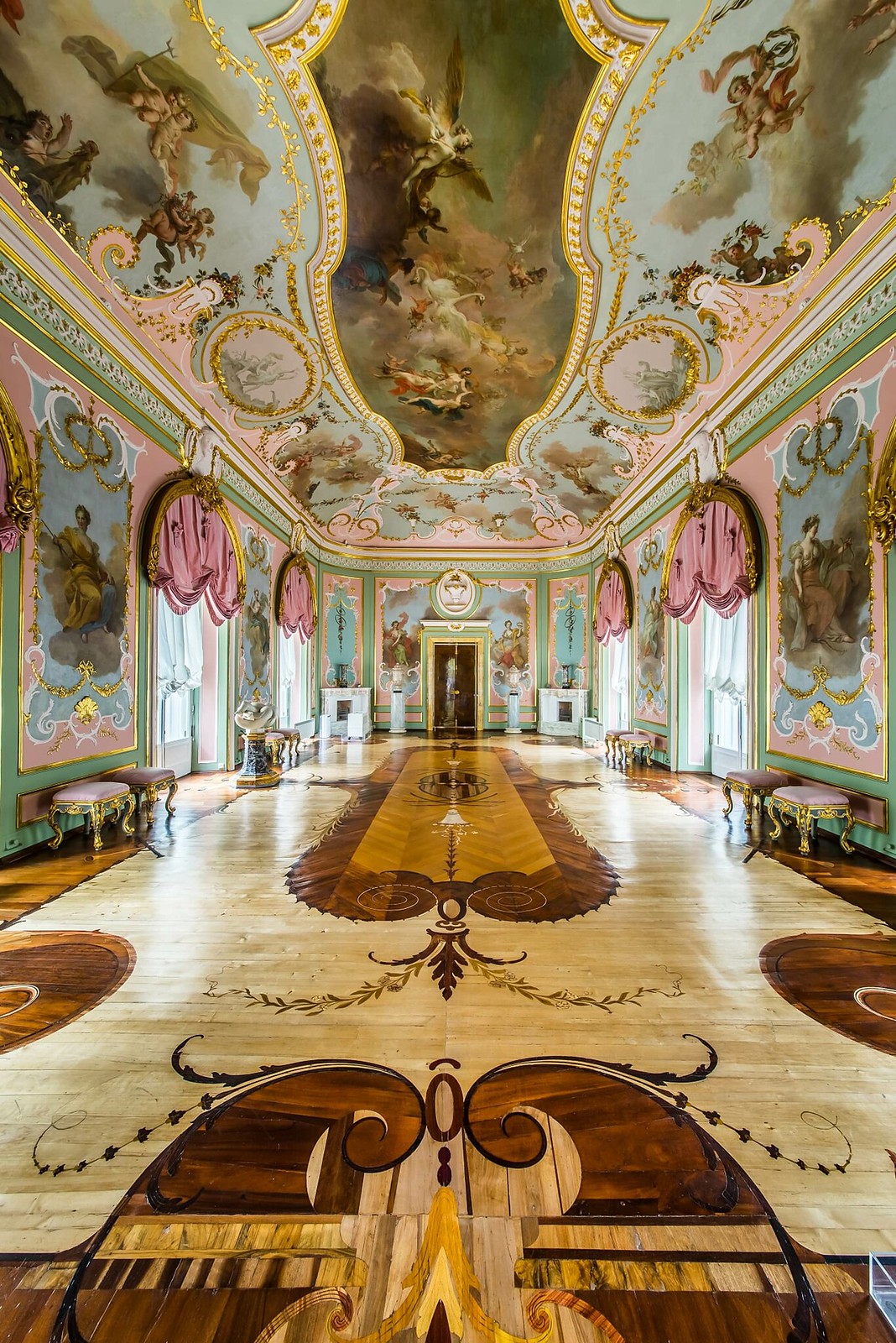 1673071204_pro-dachnikov-com-p-kitaiskii-dvorets-v-oranienbaume-foto-80