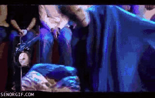 funny-gifs-quick-change-illusion