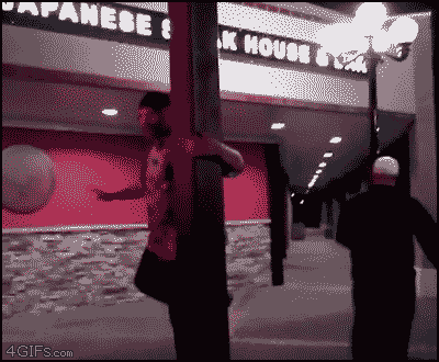 Lamp_post_swinging