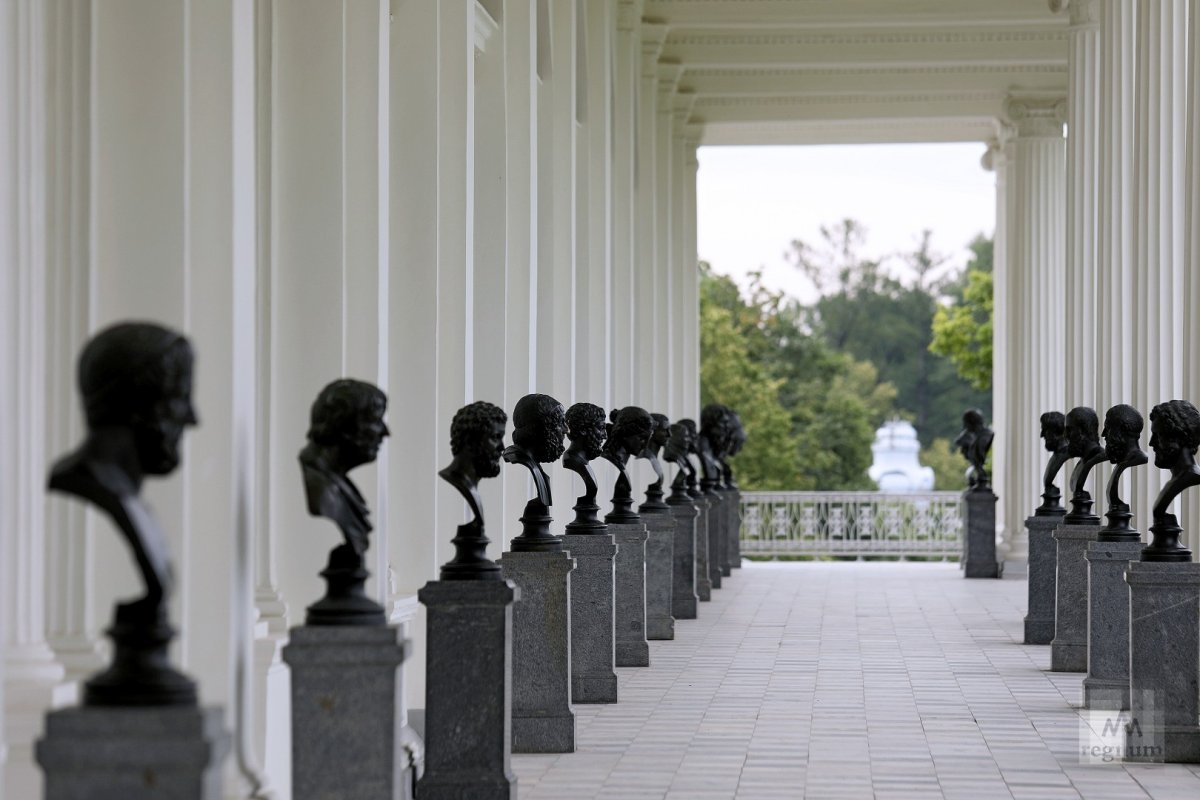 1693924727_happylove-top-p-kameronova-galereya-v-tsarskom-sele-krasiv-37