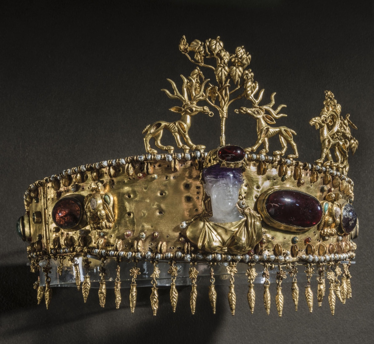 gold_kladovaya_armitag_diadema2
