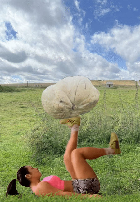 у дома трава