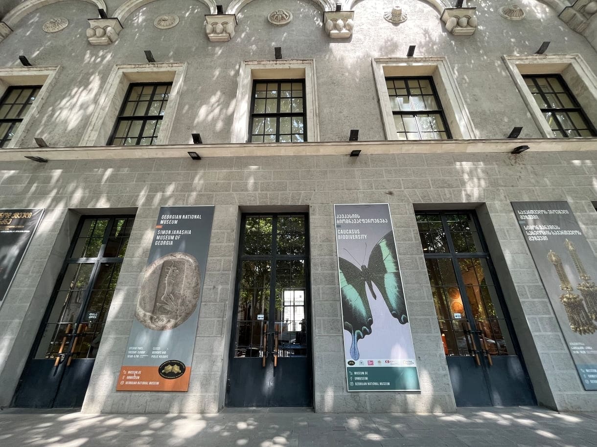 d8ad0209-783b-43b9-b9b9-c88151182410