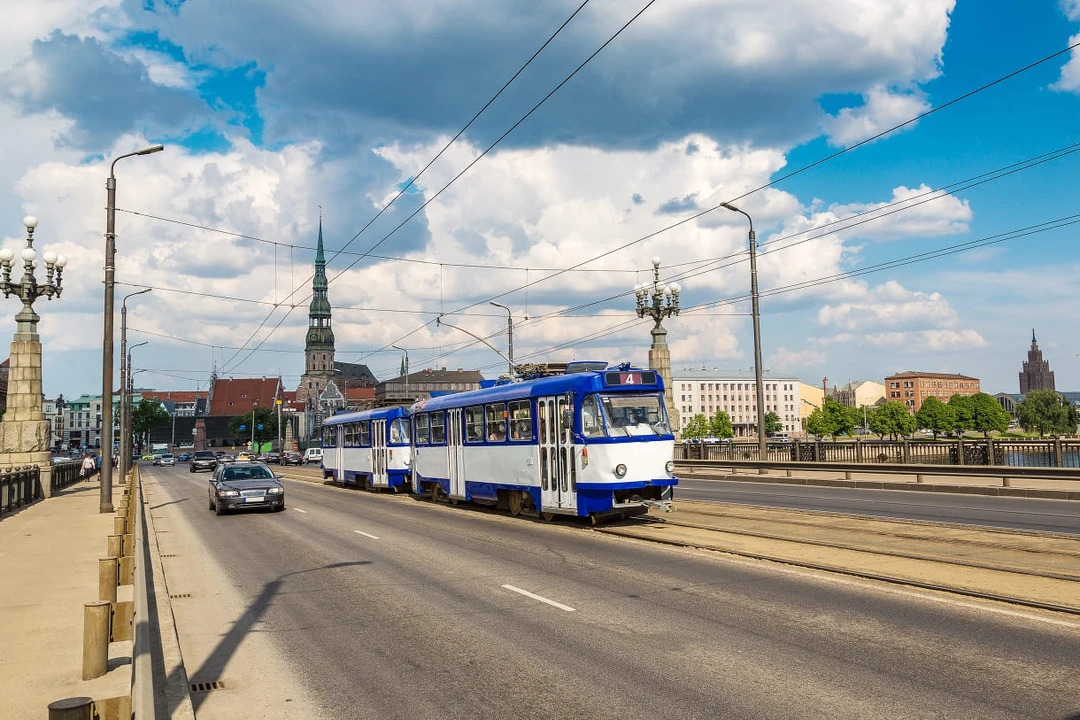 1e42e75e-c9d7-4660-9ca4-75c48ea0