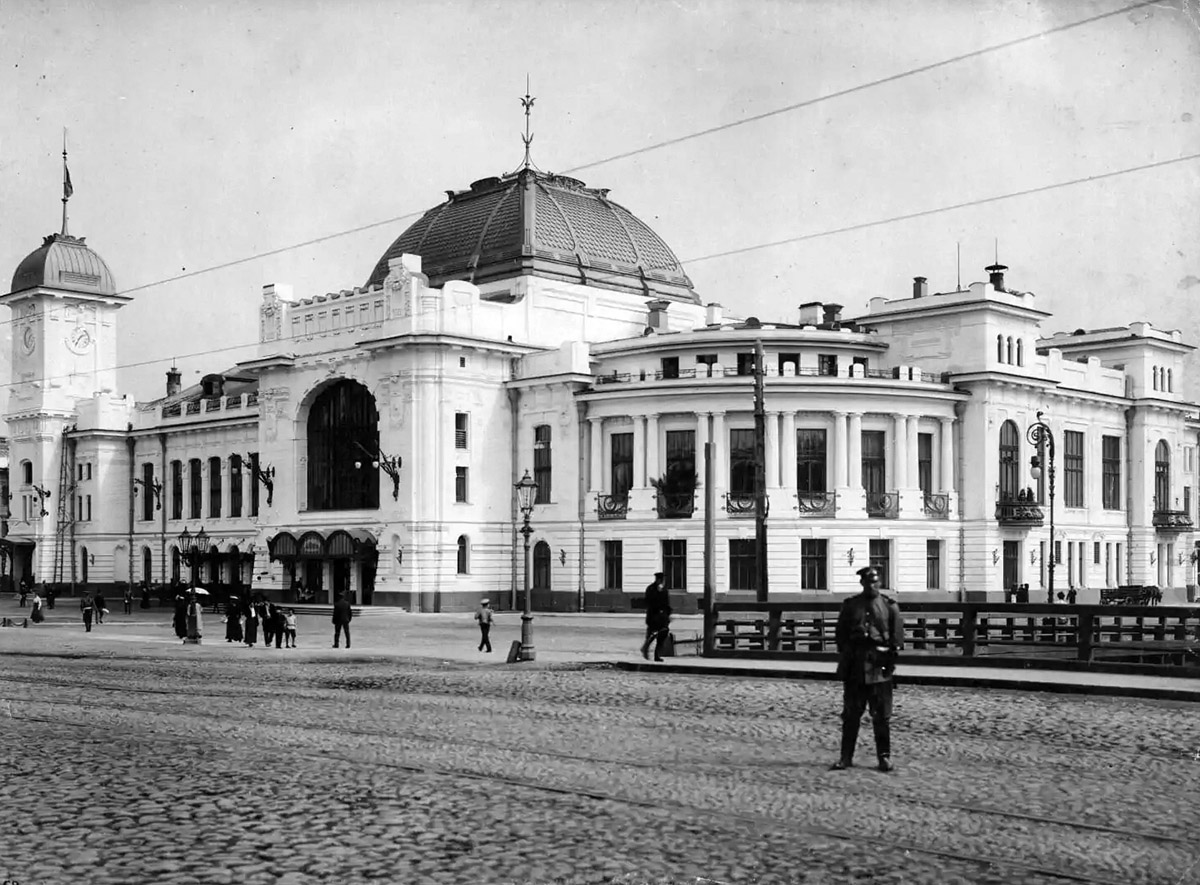 33c8214a-b1af-4fe7-bc15-191cd7b5d7e9