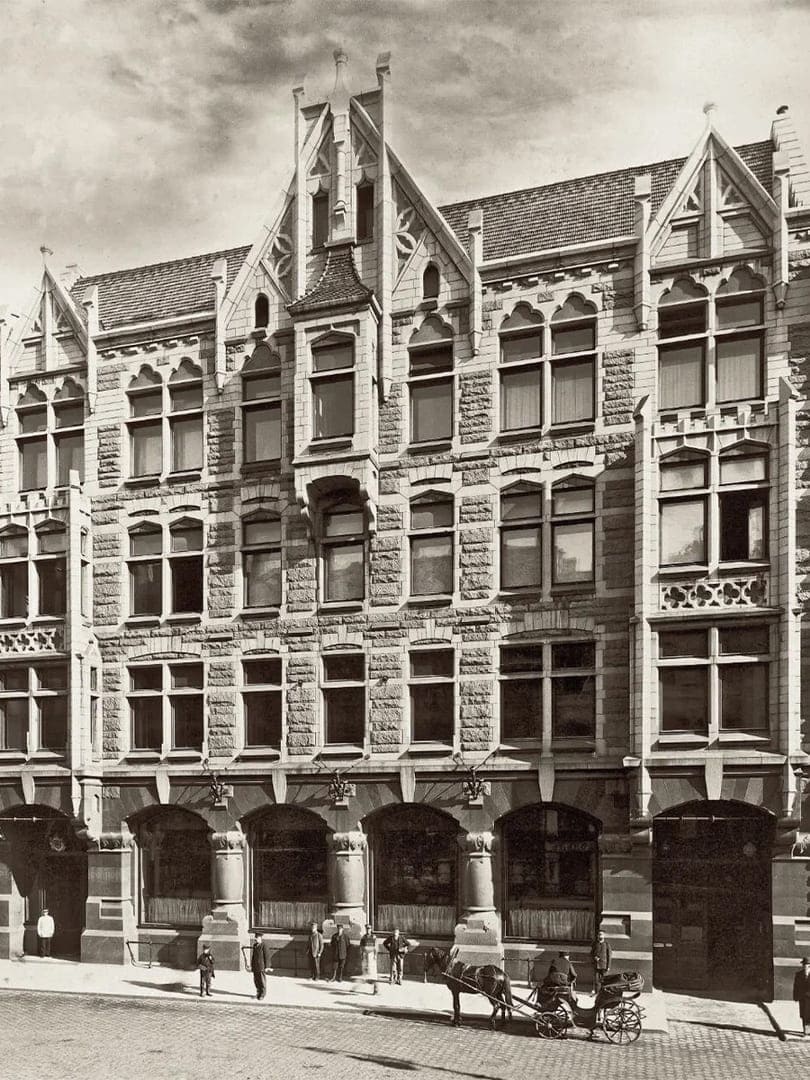 f53e0213-0d7f-4fe4-b7f3-564af2dbaaf9