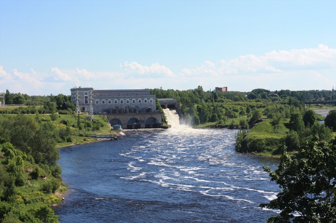 narvskii-vodopad-i-narvskaia-ges