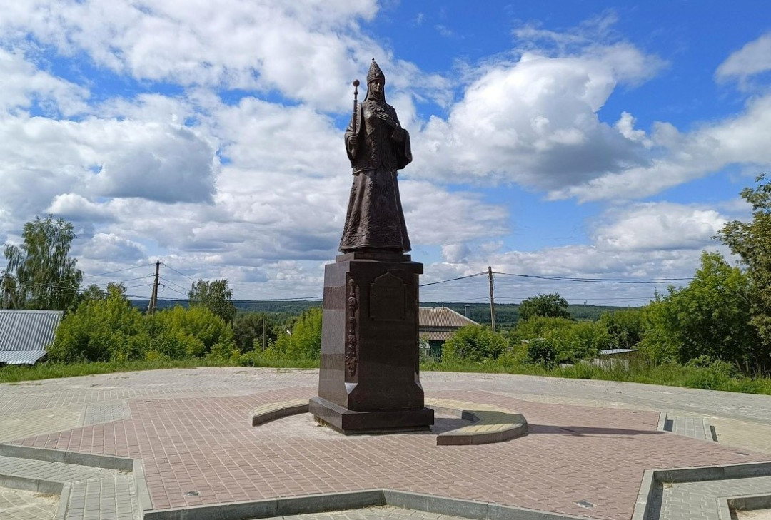 11-24-mel9zy-pamyatnik-kazanskoy-tsaritse-syuyumbike.cd9f7e96